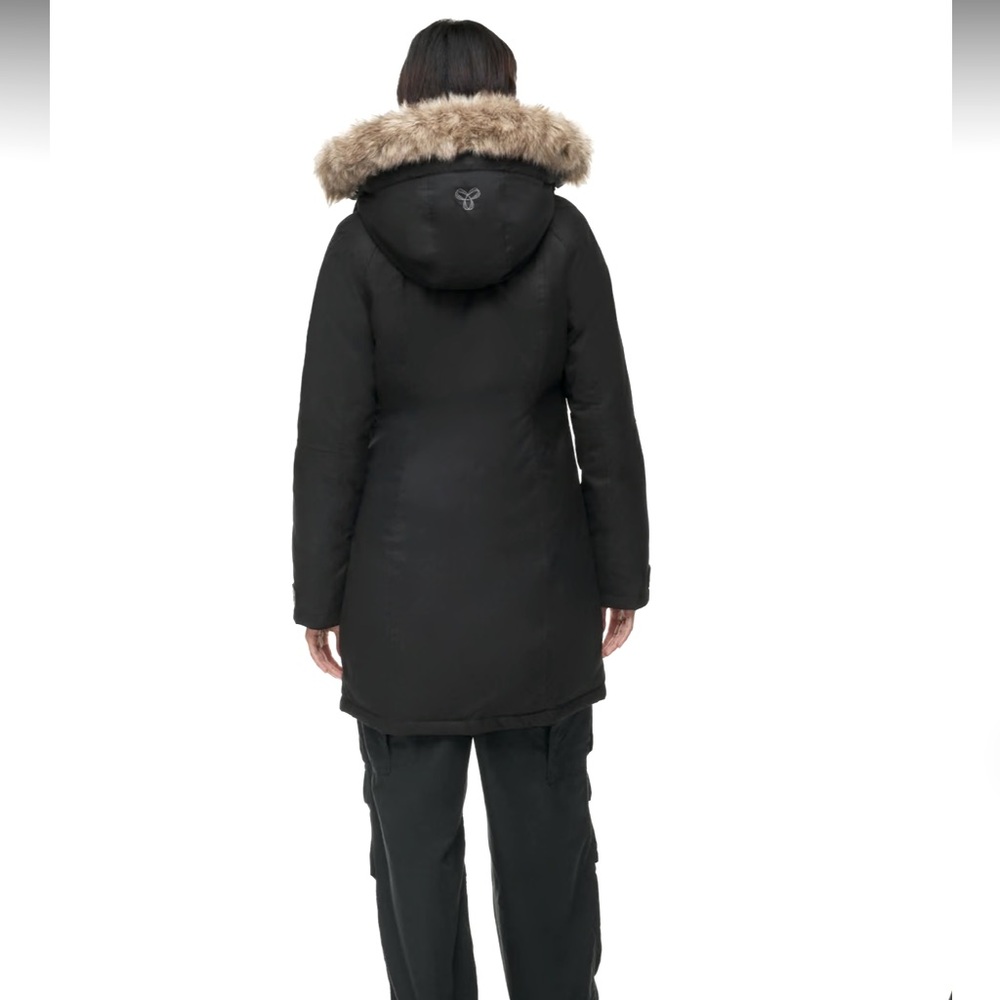 Aritzia Summit Parka - Picture 2 of 7